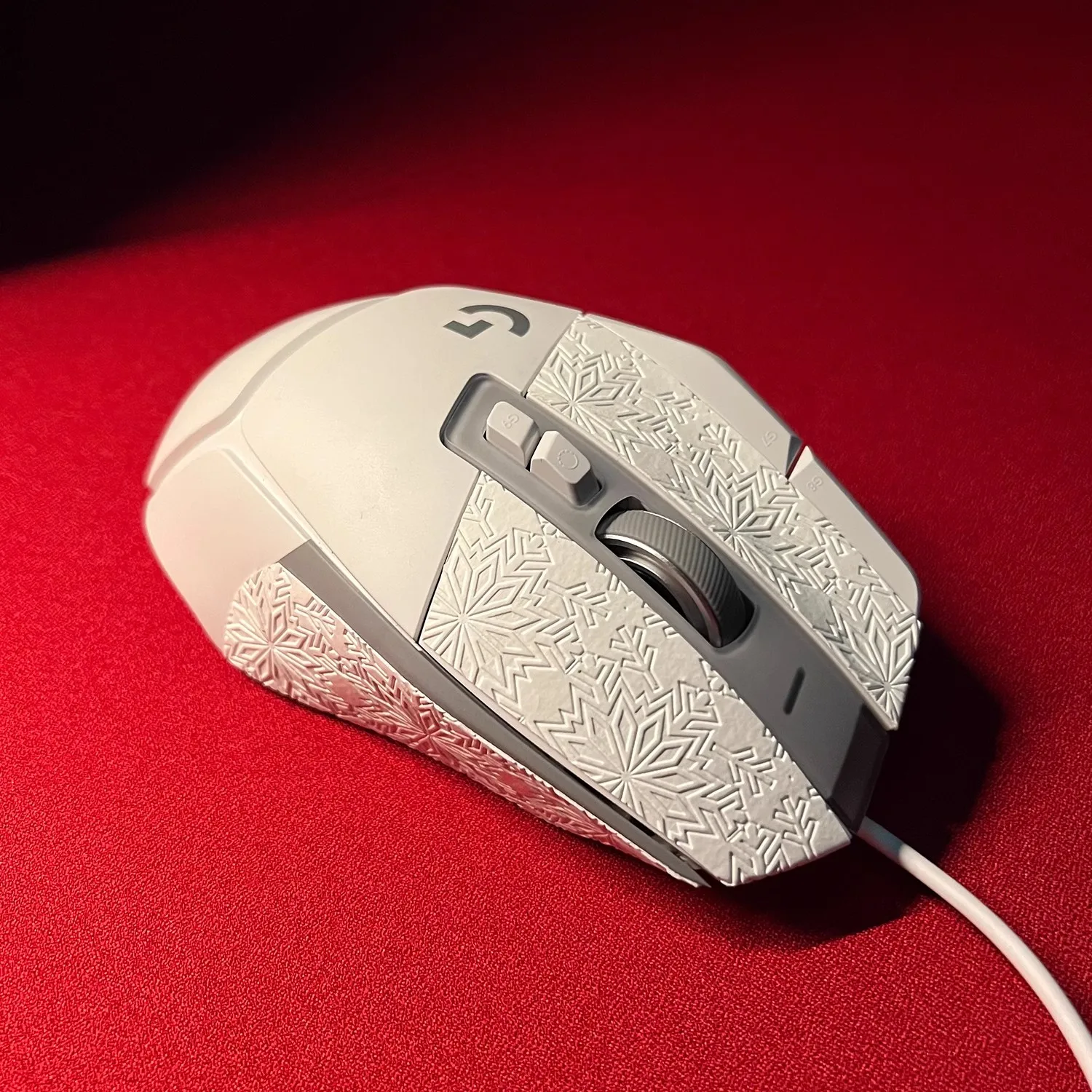 1 مجموعة من ملصقات منع الانزلا - مراجعة Logitech Mouse G502 وسعره